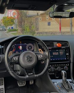 فولكسفاغن جولف R